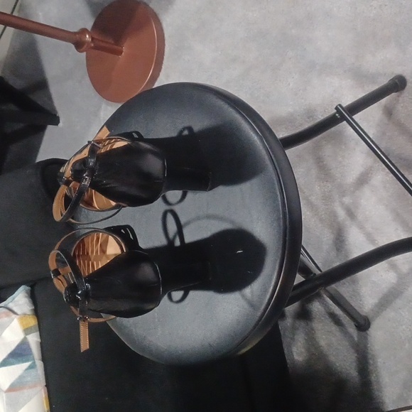 Franco Sarto strappy pumps - Picture 2 of 3